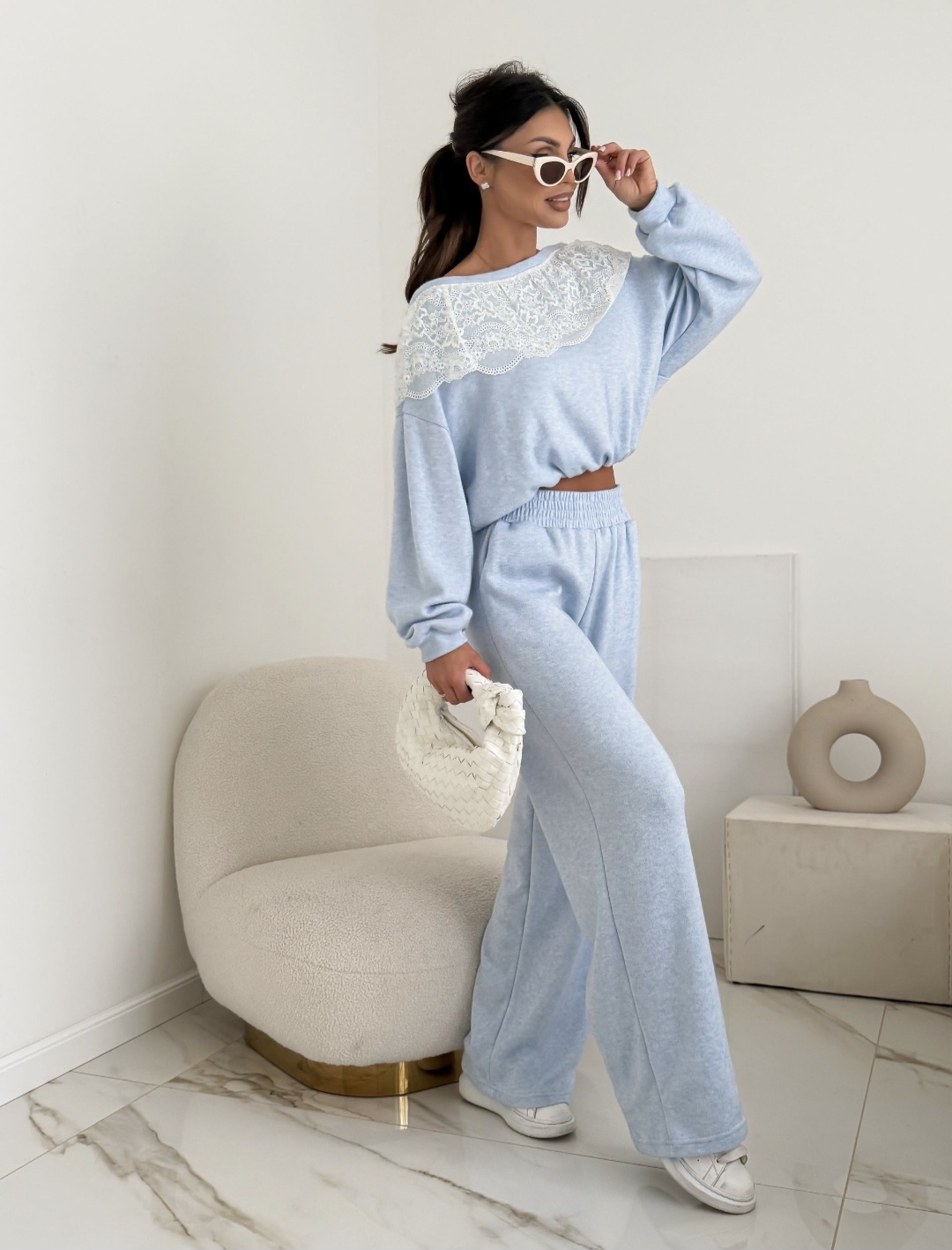 KOMPLET DRESOWY Z KORONKĄ CORE